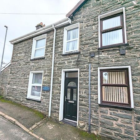 Cheerful 2 Bed Home With Mountain Views Blaenau Ffestiniog Extérieur photo